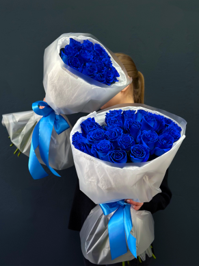 Букет из синей розы 