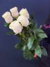 Букет из 5 длинных белых роз