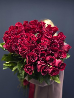 Букет из 51 красной розы 80см