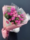 Букет из 7 кустовых роз Бомбастик с эвкалиптом