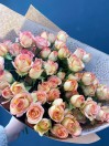 Букет из 9 персиковых кустовых роз