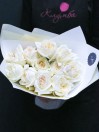 Букет из 11 роз White Ohara