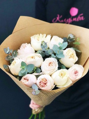 Букет из 11 пионовидных роз сорта Keira