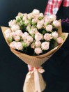 Букет из 15 кустовых роз сорта Бомбастик
