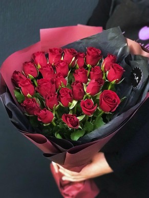 Букет из 25 красных Голландских роз