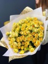 Букет из 25 кремовых кустовых роз