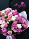 Букет из 25 кустовых роз нежное ассорти