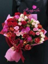 Букет из 25 кустовых роз яркое ассорти