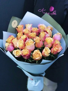 Букет из 25 розовых Голландских роз сорта 3D