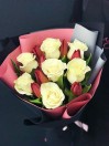 Букет из роз и тюльпанов Бордовый