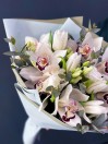 Букет из орхидей с тюльпанами