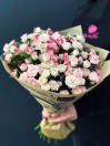 Букет из 25 нежно-розовых кустовых роз