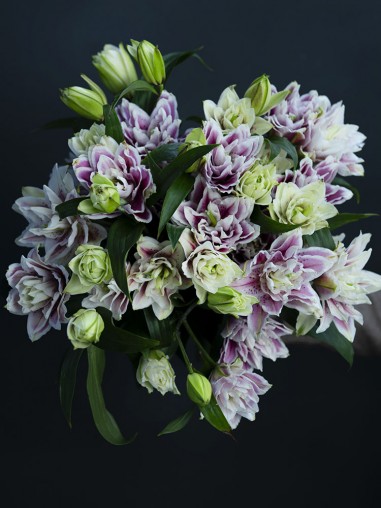 Лилия пионовидная 