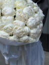 Букет из 39 белых пионов