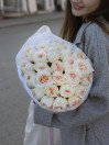 25 элитных роз Вайт Охара