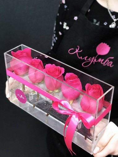 Crystal Box 5 розовых роз