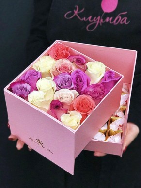 Коробка из роз Неожиданный сюрприз