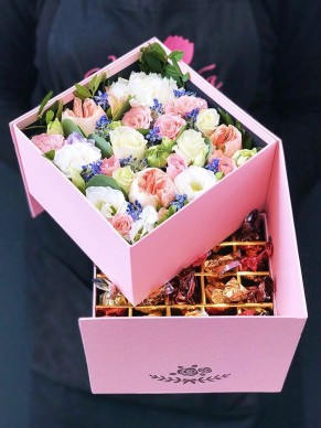 Коробка с цветами Милый сюрприз