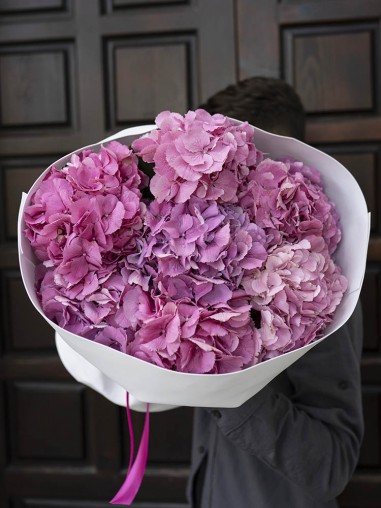 Букет из 7 гортензий 