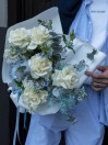 Букет из гортензии и французских роз 