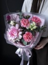Букет из французской розы и гвоздики 