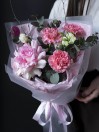 Букет из французской розы и гвоздики 
