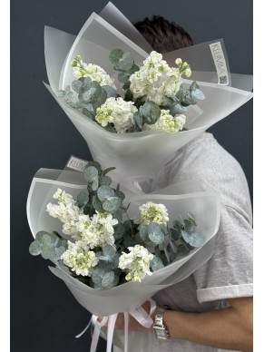 Акция! Букет из маттиолы с эвкалиптом