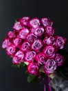 25 черничных роз в ленте 