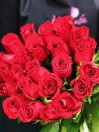 Букет из 25 длинных красных роз
