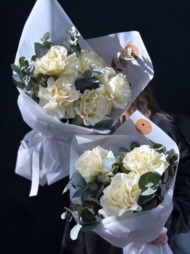 Букет из белых Французских роз