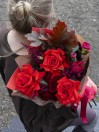 Букет из французских роз и кустовых гвоздик 