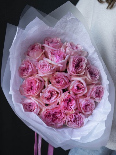 Моно из 19 пионовидных роз 