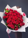 Букет из 15 кустовых красных роз
