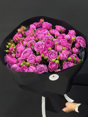 Букет из 11 кустовых пионовидных роз	