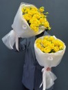 Букет из 5 жёлтых кустовых пионовидных роз