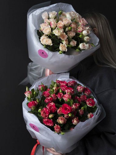 Моно из 7 кустовых роз 