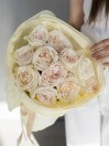 Букет из 11 пионовидных роз 